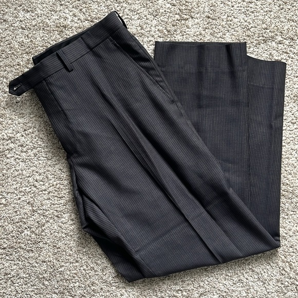 Men’s Alfani Suit Jacket and Matching Pants Set - Picture 8 of 10